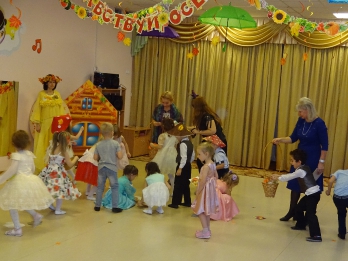 Осенние праздники в детском саду_5